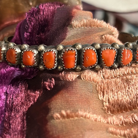 Vintage Navajo Coral Cuff Bracelet signed WM sterling silver Native American - Picture 2 of 4